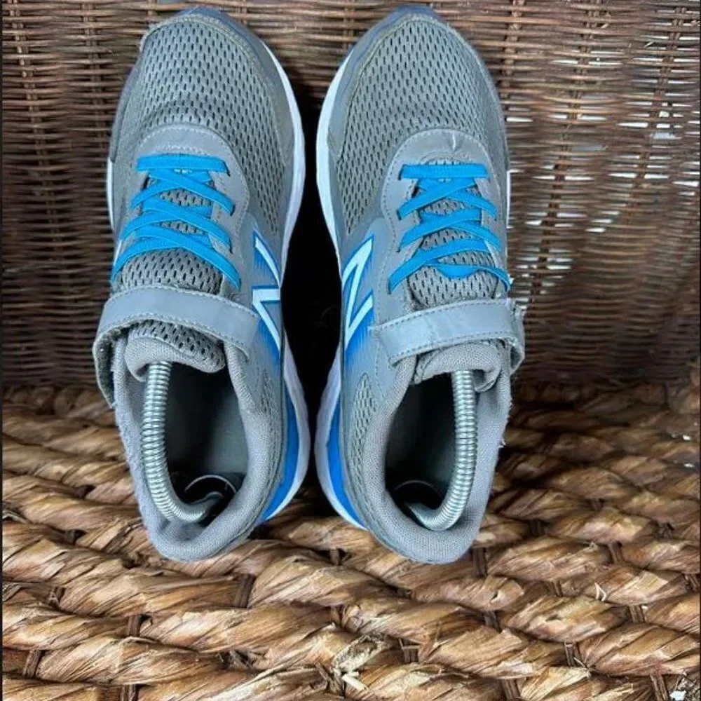 New Balance Sz 7 Kids 680v6‎ Grey/Blue YA680LS6 Running Sneakers